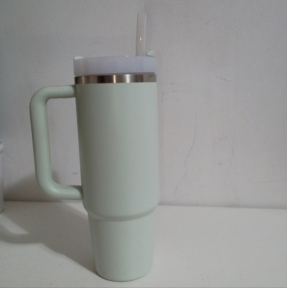 STANLEY The Quencher H2.0 Flowstate™ Tumbler | 30 OZ - Picture 4 of 6